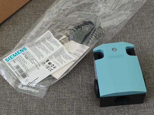 Siemens 3SE5122-0LA00 NEW (lot of 2)