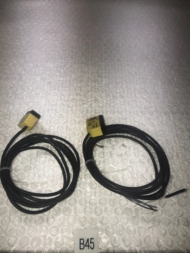 ** (Set Of 2) Banner Photoelectric Sensors  Q23SP6R#
