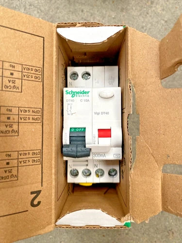 1 peça x NOVO SCHNEIDER ELECTRIC A9N21443 DT40 VIGI 1P+N 10A C 300MA CIRCUITO DE CHUMBO BR