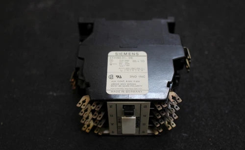 SIEMENS Sch¨¹tz 3TH8031-0EM0 - 220VAC - 3S/1? - 10A