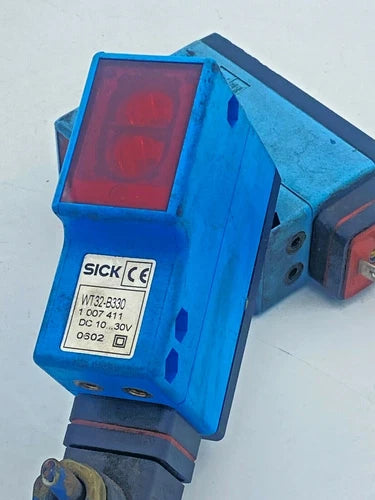 2x pc  SICK WT32-B330 Photelectric Sensor