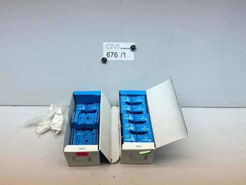 1 VPE 10 STK Finder 90.03 Schraubfassung Sockel Fassung