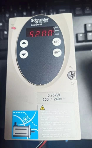 施耐德 lexium 05 lxm05ad10m2，非常新！！！环境好！ FACTURA GARANT?A