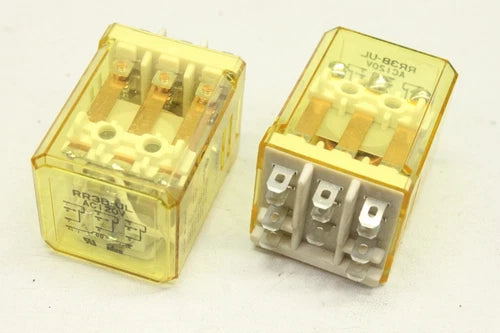 2x IDEC RR3B-UL AC 120V Relais RR3BUL