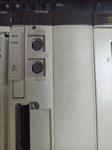 施耐德 tsxp57304mr，tsx p57304mr，环境好！！ Factura 发票保证！！