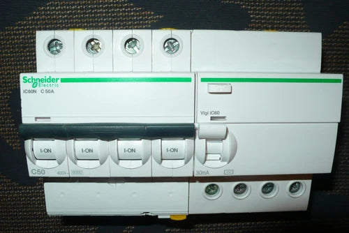 DISJONCTEUR A9F77450 DIFFERENTIEL A9V11463 TETRA. 50A 30mA AC SCHNEIDER ELECTRIC