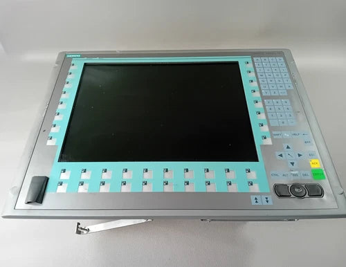 Siemens 6AV7893-0BG32-1BC0 Kratzer im Rahmen