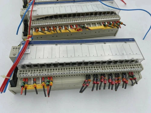 1pc x  Telemecanique ABE7 ABE7R16T330 Schneider Electric ABE7-R16T330