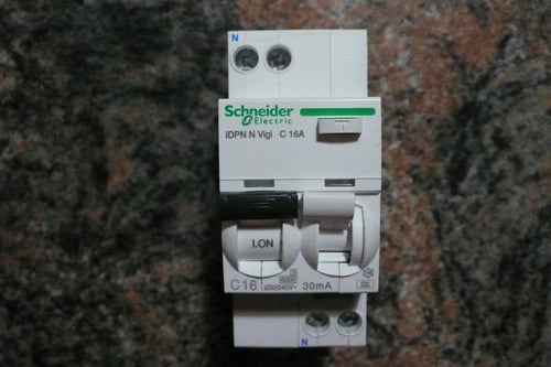 DISJONCTEUR DIFERENTIEL 16A 30mA COURBE C, TYPE A, A9D32616 SCHNEIDER ELECTRIC