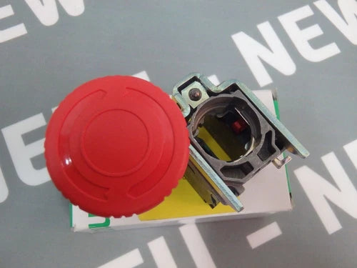 XB4BS8445 - SCHNEIDER - XB4 BS8445 / Bot¨®n Emergencia Perforado Nuevo