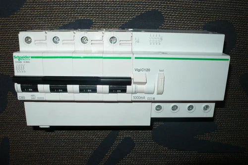 DISJONCTEUR DIFERENTIEL 4POLE 80A 1A SELECTIF SCHNEIDER ELECTRIC 80AMPER TETRA