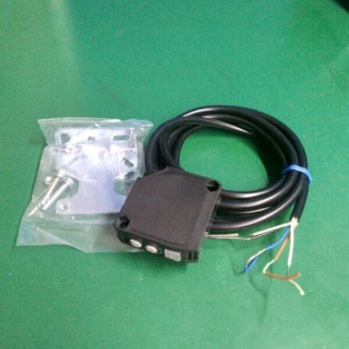 1PC New Omron Photoelectric switch E3JK-DR12 free shipping