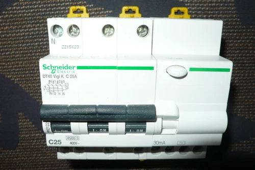 DISJONCTEUR DIFERENTIEL 4POLES, A9N21224 SCHNEIDER ELECTRIC C25A 30mA AC TETRA.