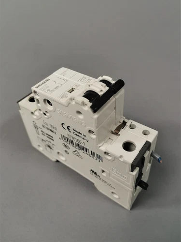 Siemens 5SY6106-7 + 5ST3010