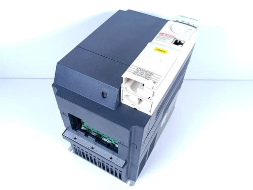 施耐德电气 Altivar 32 ATV32HU75N4 7.5kW - 10HP 400V 已测试 &amp; NEUWERTIG