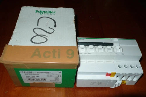 DISJONCTEUR A9F77420 DIFFERENTIEL A9Q11425 4POLES 20A 30mA SCHNEIDER ELECTRIC 4P