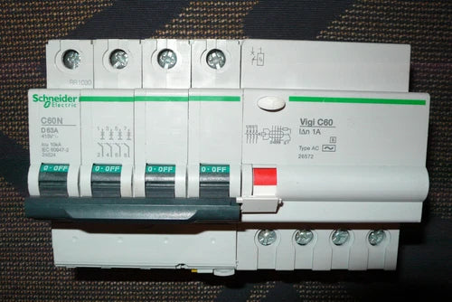 DISJONCTEUR DIFFERENTIEL 4POLE 63A 1A COURBE D, SELECTIF SCHNEIDER ELEC 63AMPERE