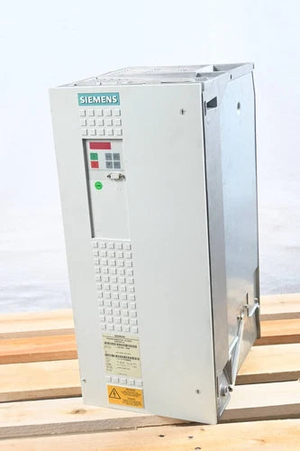 Siemens Simovert VC Frequency Inverter 6SE7024-7ED20 ( 6SE7 024-7ED20 )