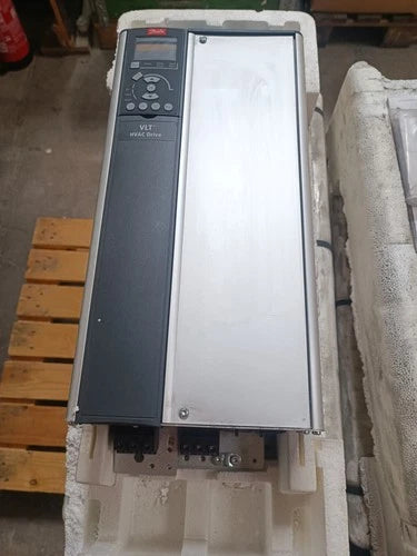 Danfoss 131F9923 FC 102P30KT4E20H1XNXXXXSXXXXAXBXCXXXXDX NEU OVP Siegel offen