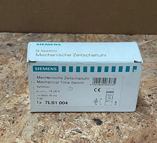 Siemens - 7LS1004 - Synchronous Time Switch T55, 230V AC, 16A, Day Timer