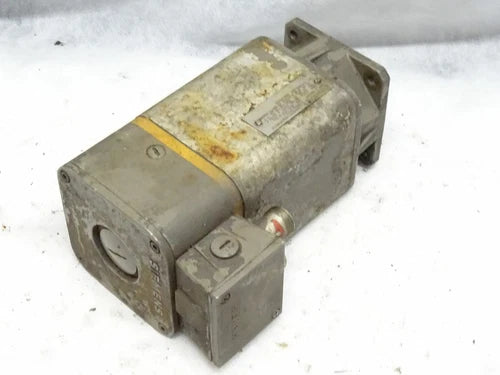 Siemens 1FT5062-0AC01-2 Permanent Magnet Motor 2000 Rpm / 1 FT5062-0AC01-2
