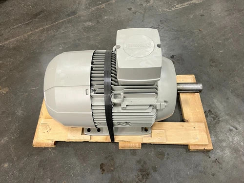 NEW - SIEMENS #1LE10011DB234AA4-Z Motor