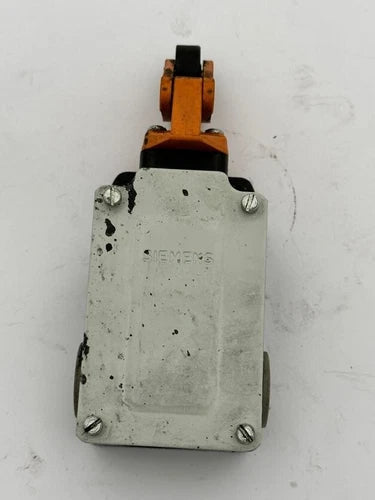 1pc x SIEMENS 3SE3 303-OE A800 0600 POSITION LIMIT SWITCH