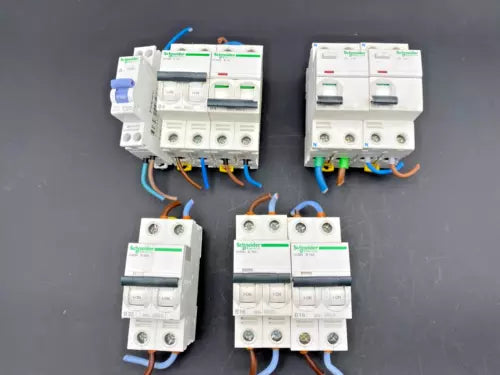 施耐德电气 IC60N 4A 32A 16A ID 63A D CLIC C20 + SCHROFF KTS 011 套装