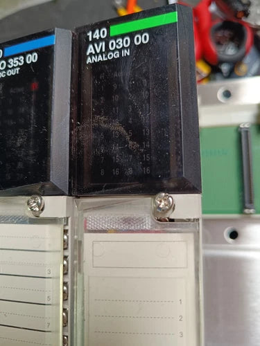 施耐德，140AVI03000，140 AVI 030 00，QUANTUN，环境好！ FACTURA GARANT?A