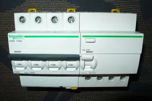 DISJONCTEUR A9F87463 DIFFERENTIEL A9V15463 TETRA 63A 300mA S. SCHNEIDER ELECTRIC