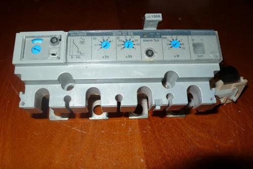 DECLENCHEUR STR22SE 100A 100Ampere Merlin Gerin Schneider Elec. pour disjoncteur