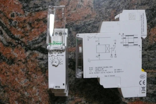 Schneider Electric A9E16065 relais retard temporis¨¦ sur ordre maintenu 24-240Vac