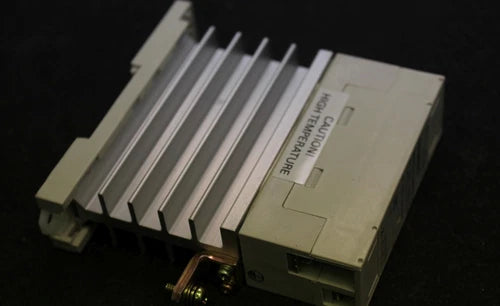 SIEMENS Halbleitersch¨¹tz 3RF1211-0FC04 - 5-24VDC-10A-240VAC Nullpunktschaltend