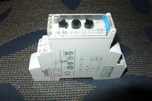 Schneider Electric RM17UAS16 Harmony control sur ou sous tension 20¨¤80Volt AC DC