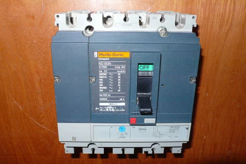 Compact NS160N Schneider Electric Disjoncteur 4P. T¨¦tra 160A d¨¦clencheur TM125D