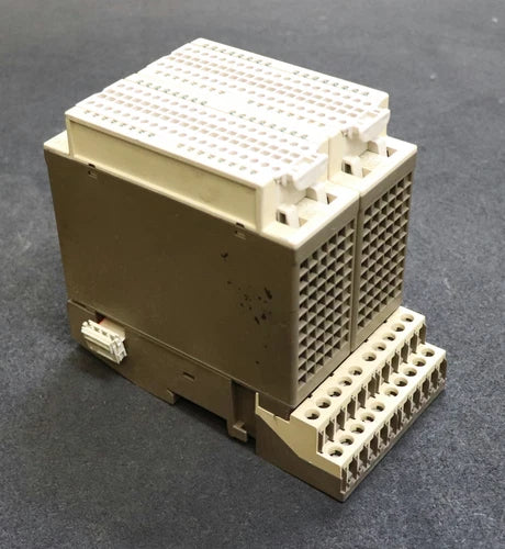 SIEMENS SIMATIC S5 I/O Module with 2 x 6ES5482-8MA12 1 x BUS MODULE ES5700-8MA1