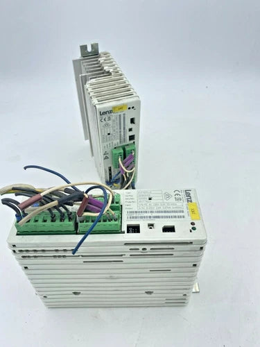 1pc x EVF8201E - LENZE - EVF8201-E / Variateur de fr¨¦quence 0.37KW