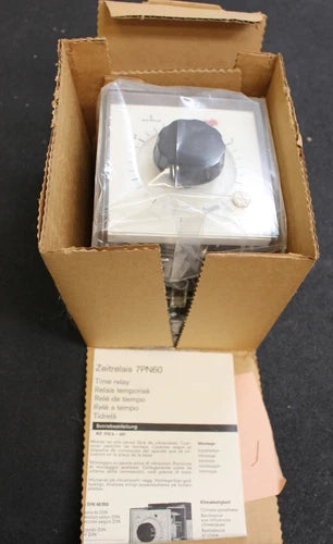 Siemens motorized timing relay response delay 7PN6051-0A 220VAC 0.15-30S