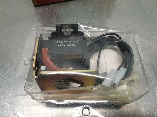 ABB SACE UXAB 269290 R 948 sob libera??o de tens?o 415V 50Hz UXAB239290R954