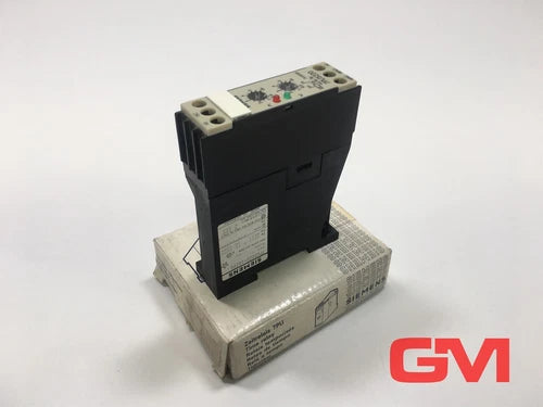 Siemens Zeitrelais 7PU5220-1AZ90 time relay 0,6...6s 220V AC/DC 0,1A/3A Relais
