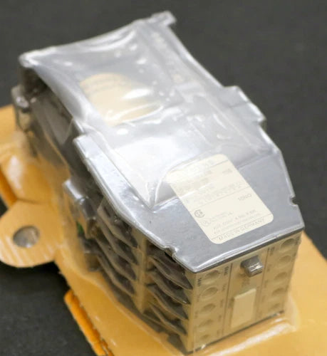 Siemens Auxiliary Contactor 3TH8310-0B Coil Voltage 24VDC 10S + 10NO - Unused
