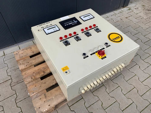 Gabinete, distribuidor 76 x 32 x 76 cm; controlador de painel GRUNDFOS