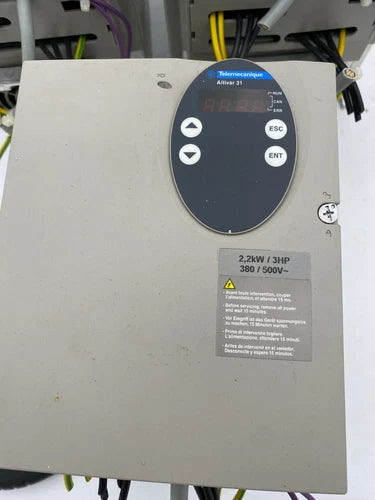 1pc x.     TELEMECANIQUE ATV31HU22N4 DRIVE 2.2KW 3HP 380/500V