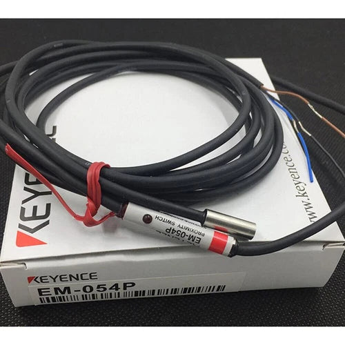 1PC New KEYENCE EM-054P Proximity Switch Sensor EM054P