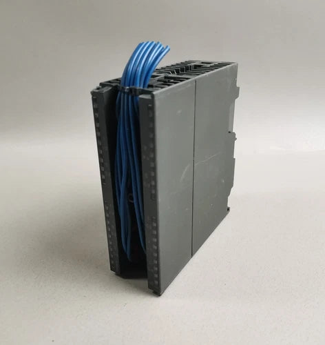 Siemens 6ES7 326-2BF10-0AB0 / 6ES7326-2BF10-0AB0 ohne Klappe & Haltenase gebr.