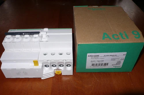 DISJONCTEUR A9F77440 DIFFERENTIEL A9NQ14440 SCHNEIDER ELECTRIC 40A 300mA C et AC