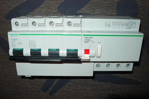 DISJONCTEUR DIFFERENTIEL 125A 300mA TYPE AC SCHNEIDER ELECTRIC 125AMPERE PC.15KA