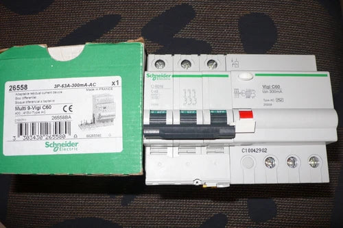 DISJONCTEUR DIFERENTIEL TRIPHASE 63A 300mA SCHNEIDER ELECTRIC MERLIN GERIN C63A