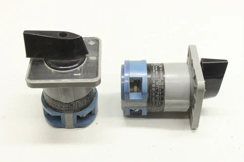 2x KRAUS &amp; NAIMER CSAC22.2-14 0 - 1 16A 380V Nockenschalter Schl¨¹sselschalter