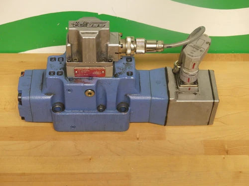 Netstal Moog Servo Valve D061-814A J09HOAMEHB2 Mod. D662Z2705F / D02HXAMFNEA2